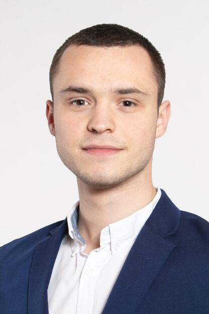 Experte für Privatkunden KFZ-Versicherung Autoversicherung Krankenversicherung Zahnversicherung Pflegeversicherung Leistungsabrechnung